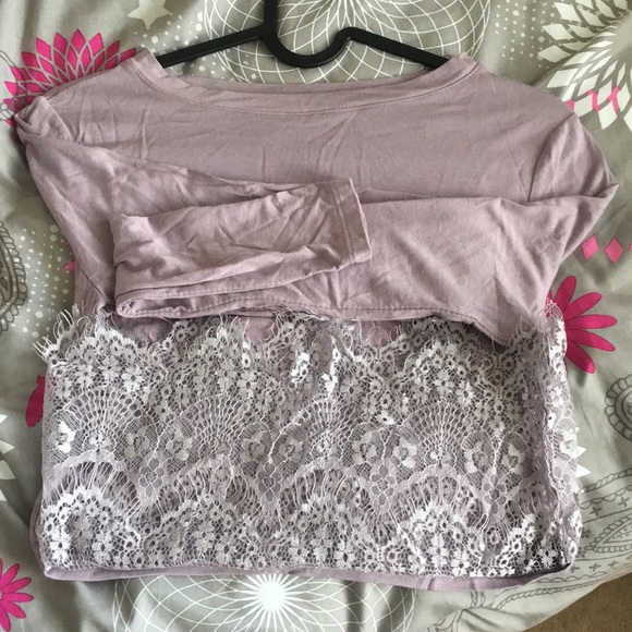 Long sleeve top with laced bottom - Picture 4 of 4